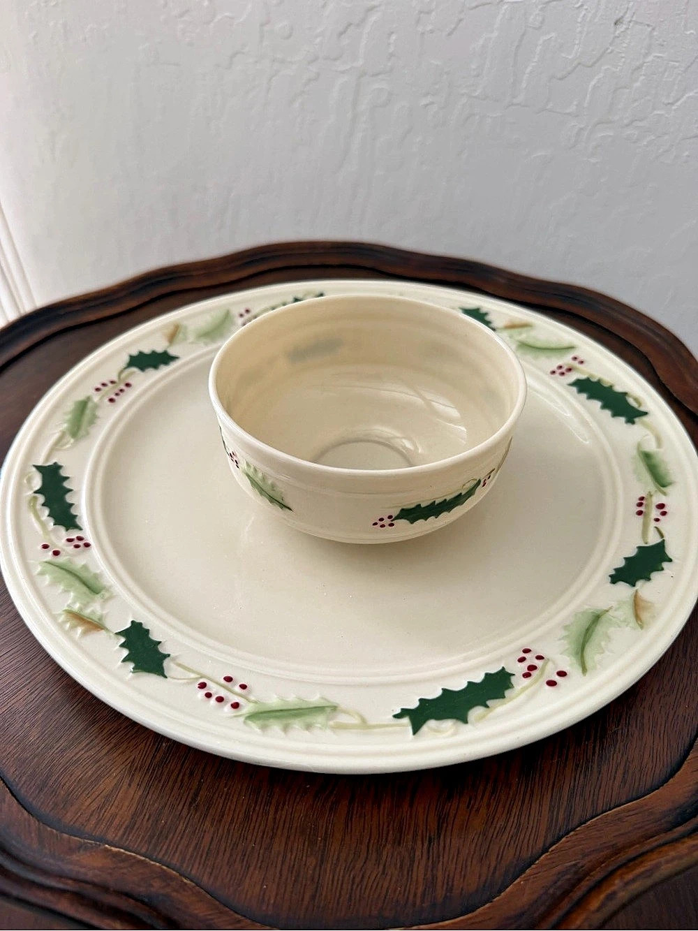 Johnson Brothers Friendly Village Holiday Plate & Bowl Set